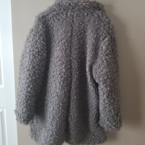 𝅺NEW! STEVE MADDEN Gray Curly Faux Fur Mid-Length Teddy Coat 3X. - Picture 4 of 7